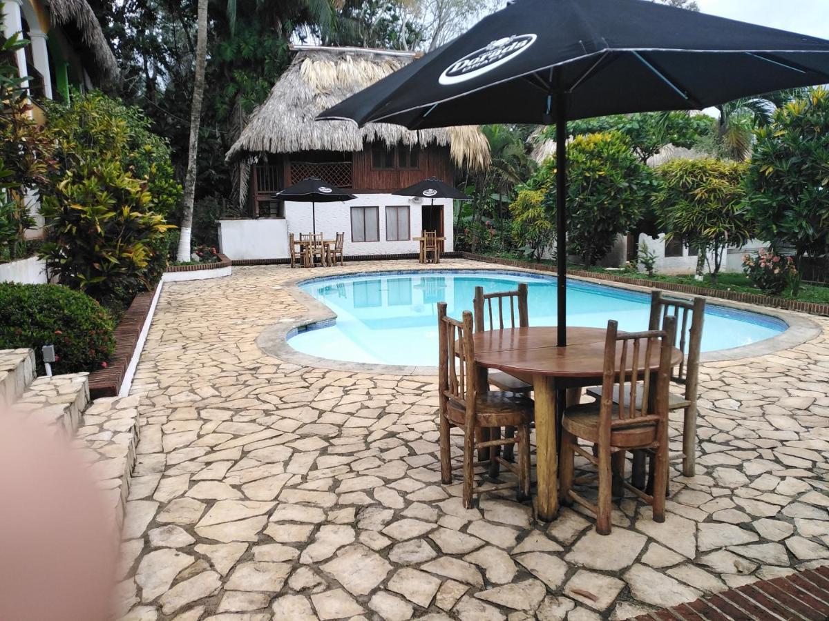Hotel Cavanna Inn Castillo de San Felipe Екстериор снимка